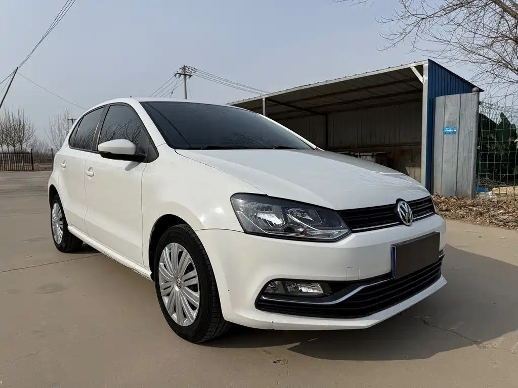 VOLKSWAGEN POLO