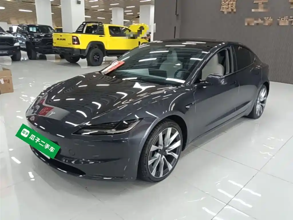 Tesla Model 3 2024