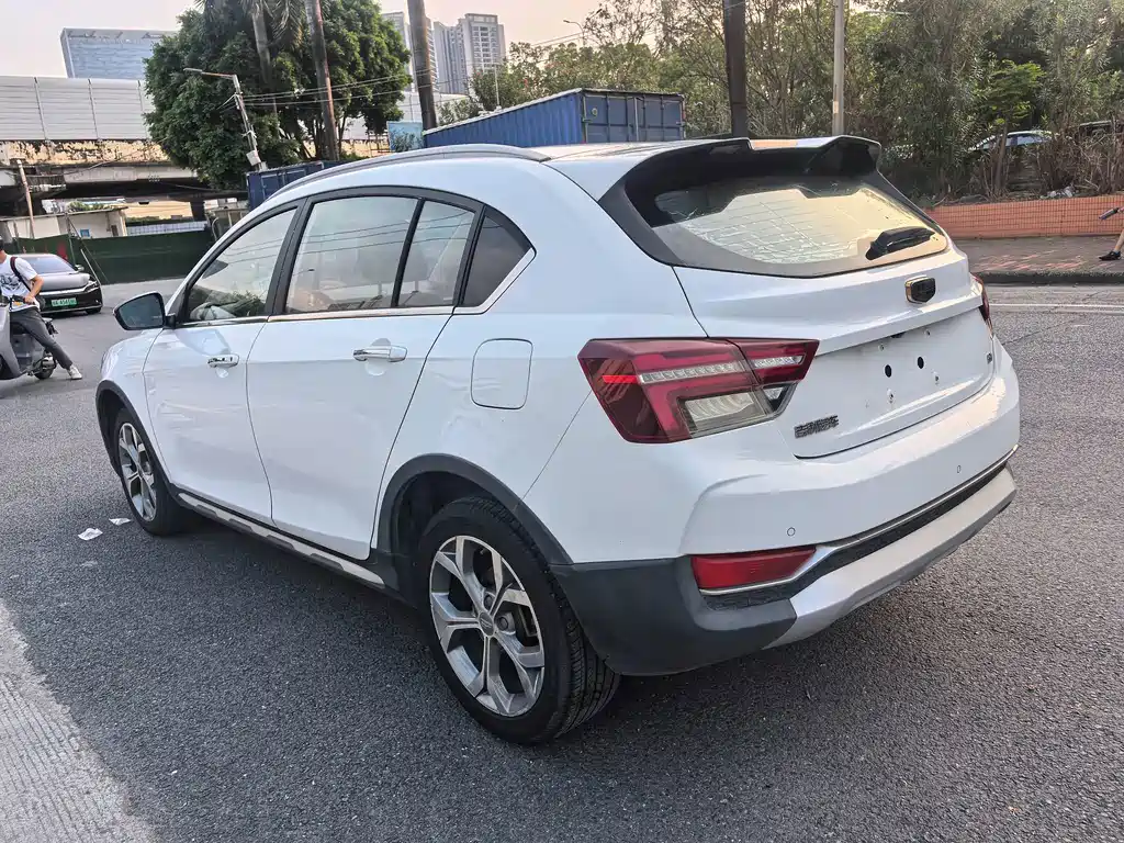 Geely Vision S1 — миниатюра 5