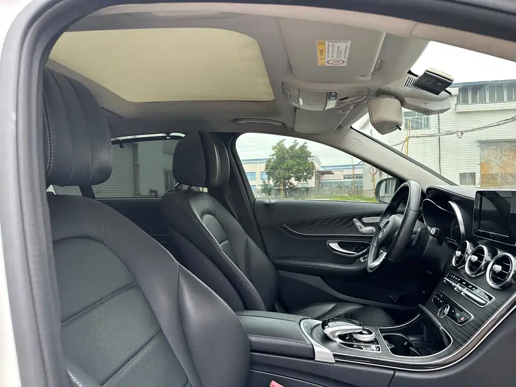 Mercedes-Benz C-Class — миниатюра 16