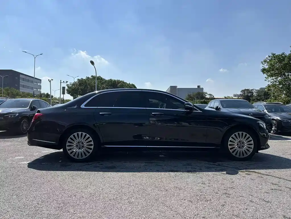 Mercedes-Benz E-Class — миниатюра 4