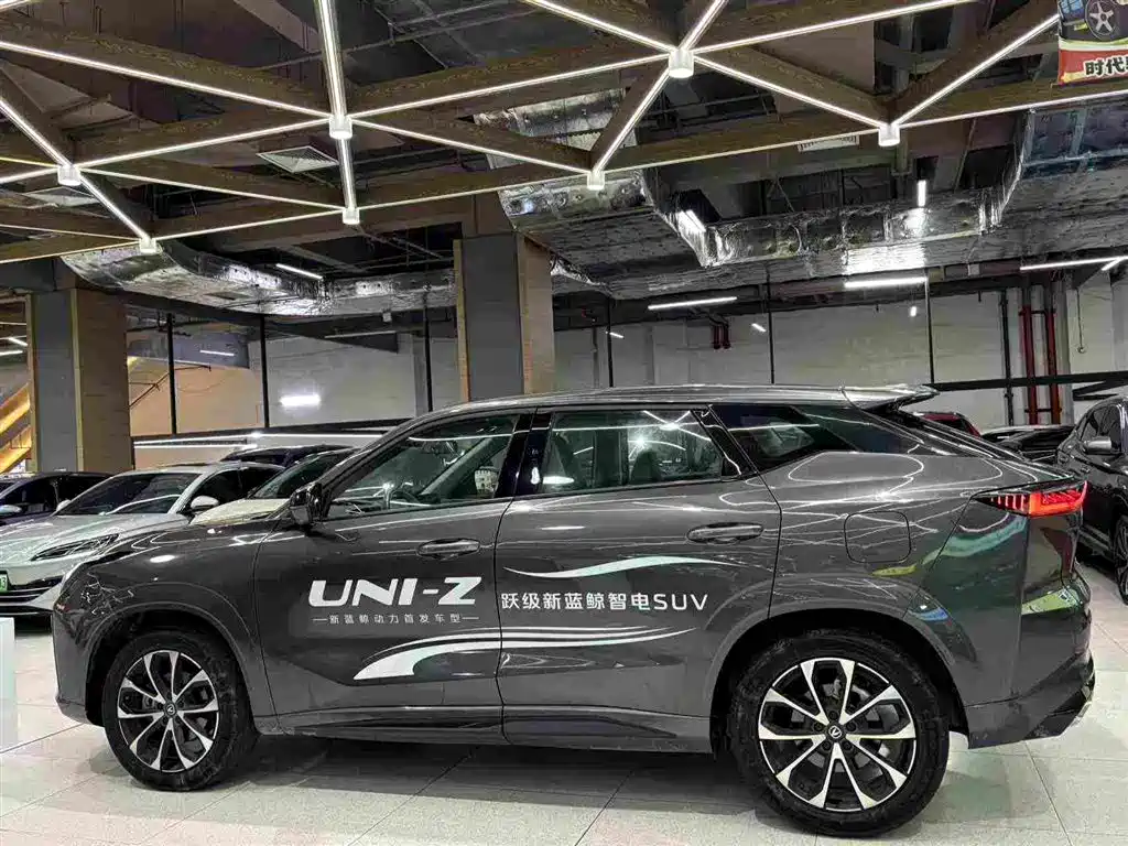 Changan UNI-Z New Energy — миниатюра 12