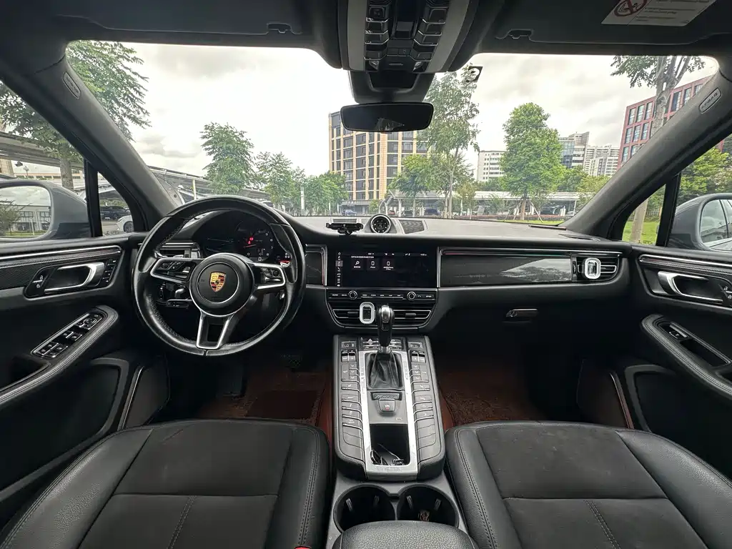 Porsche Macan — миниатюра 14