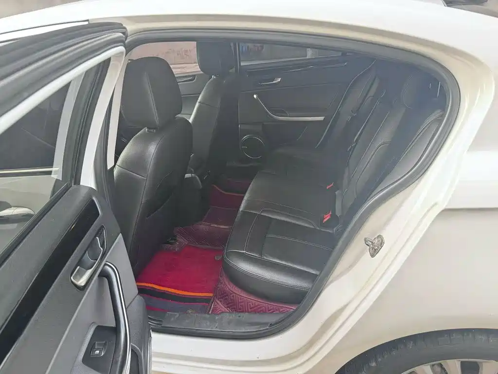 Qoros Qoros 3 — миниатюра 5