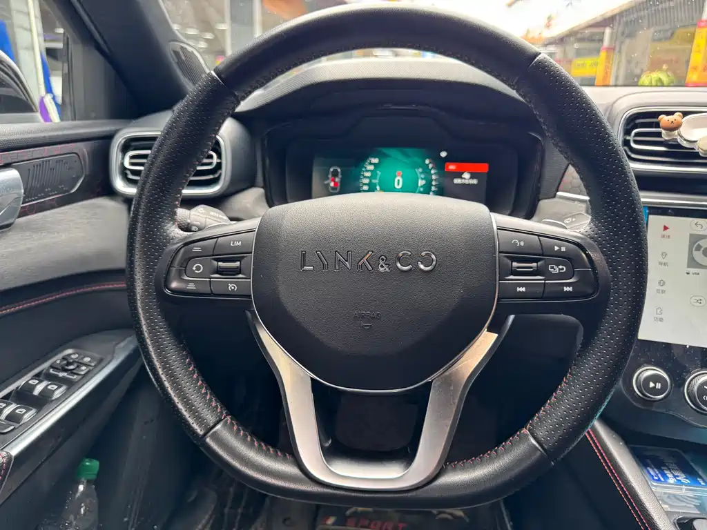 Lynk & Co 03 — миниатюра 13