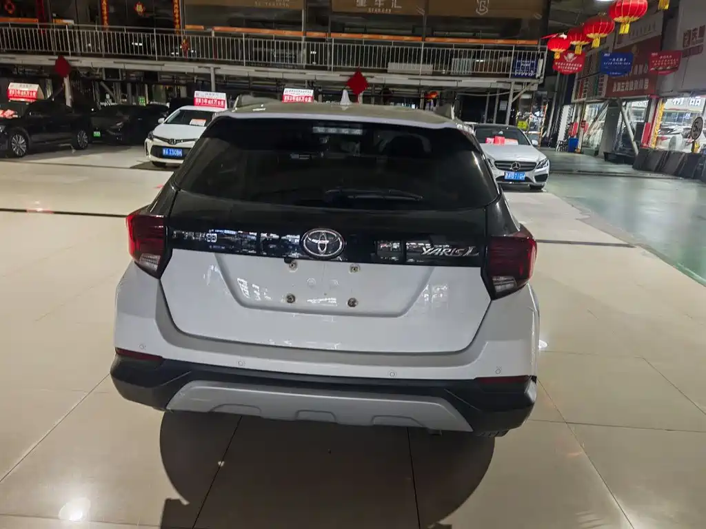 Toyota Yaris L — миниатюра 5