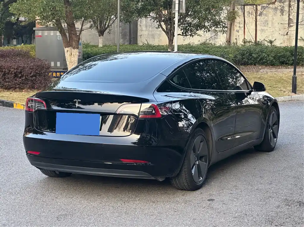 Tesla Model 3 - фото 5