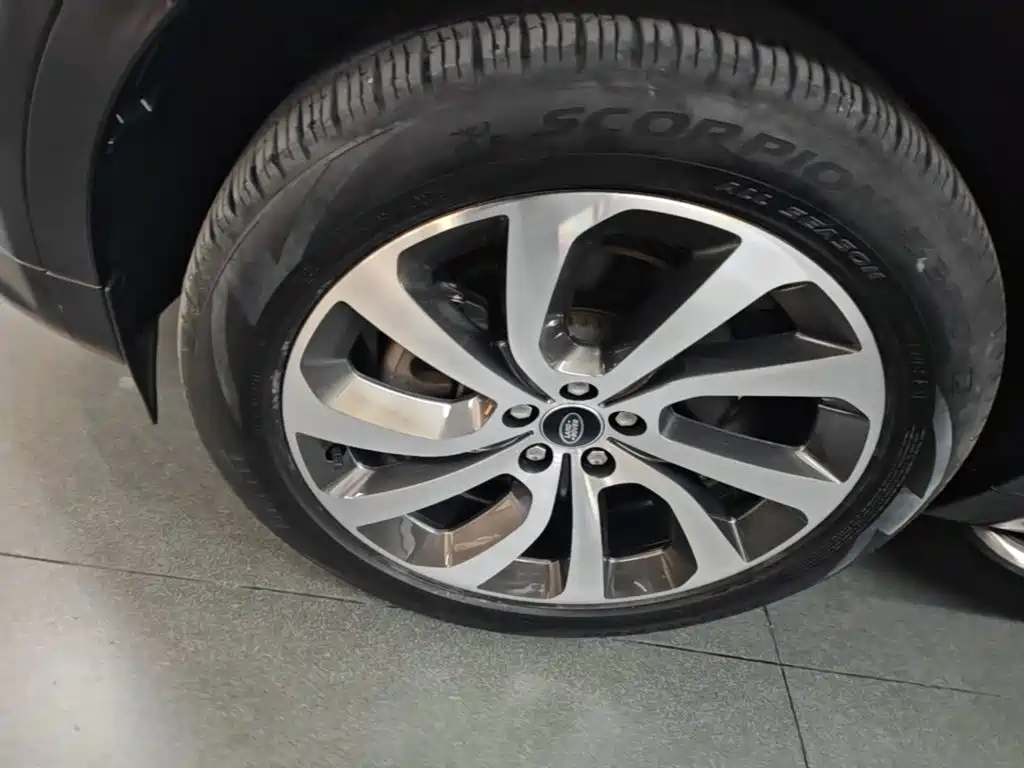 Land Rover Discovery Sport — миниатюра 23