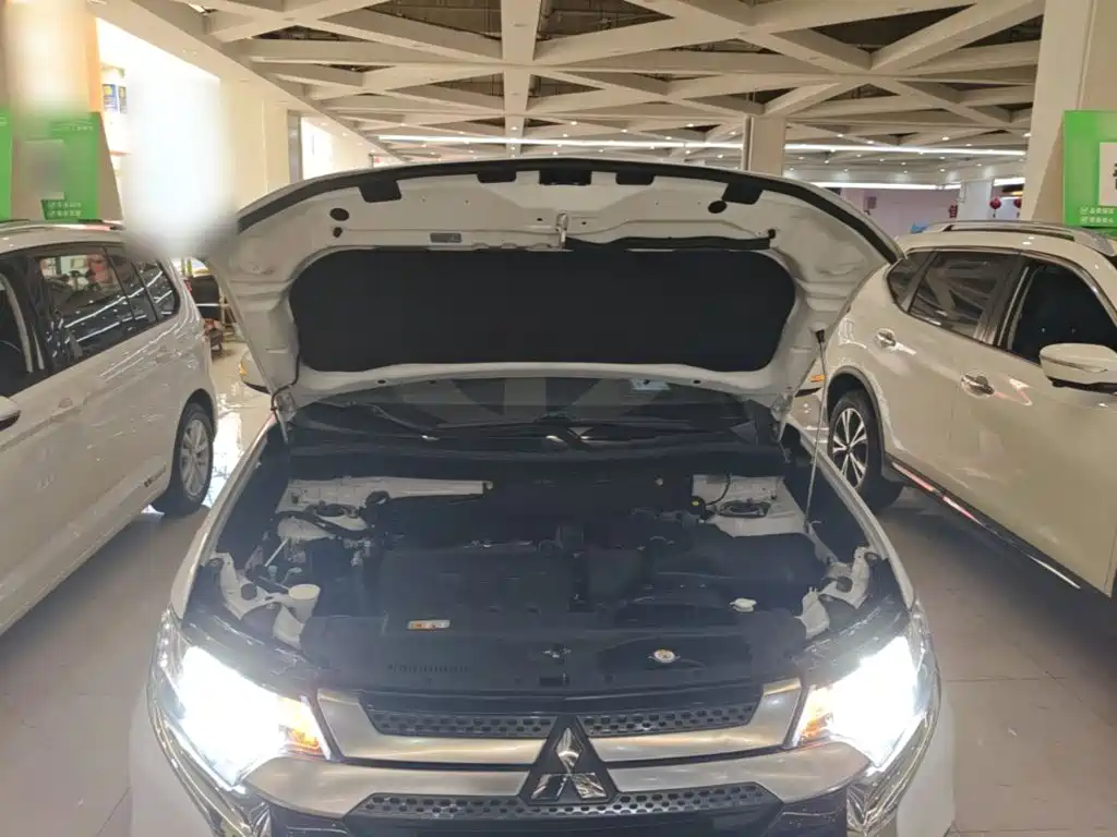 Mitsubishi Outlander — миниатюра 20