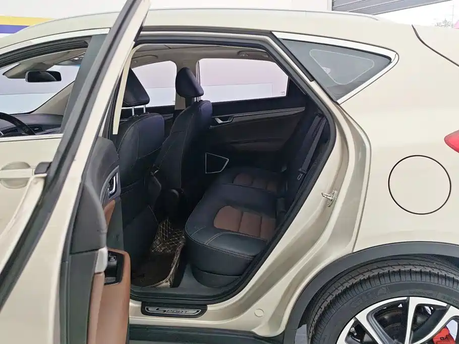 Geely Emgrand GS — миниатюра 11
