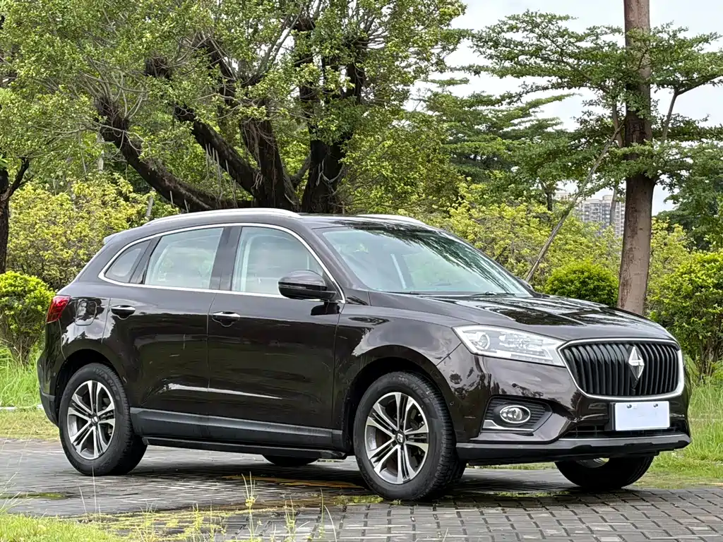 Borgward BX7 — миниатюра 3