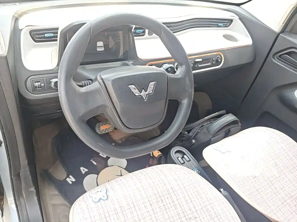 Wuling MINIEV — миниатюра 11