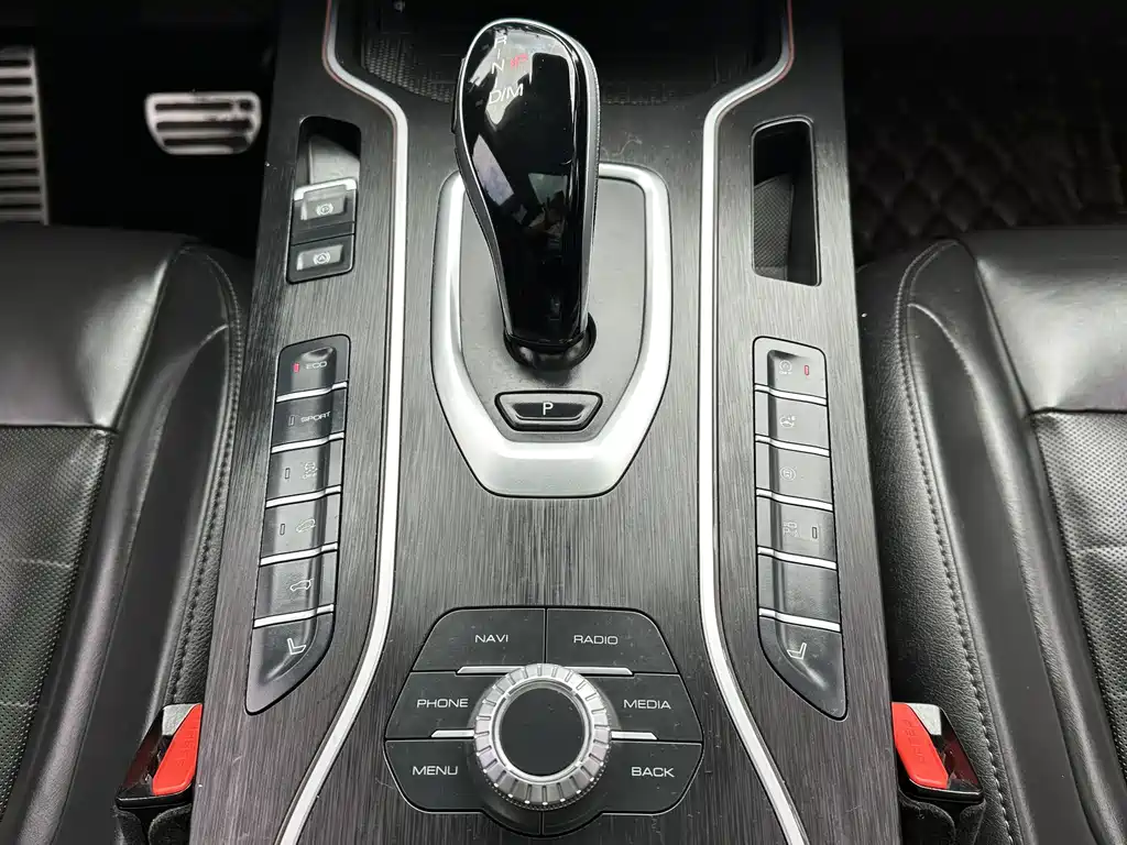 WEI PAI WEI BRAND VV7