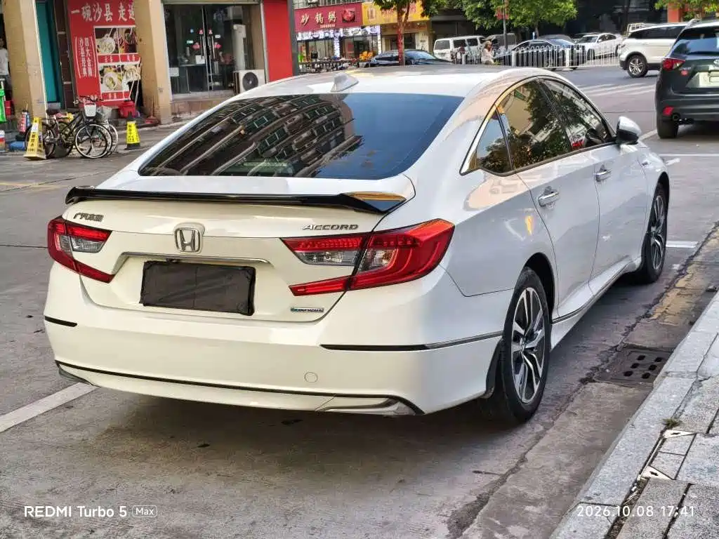 Honda Accord — миниатюра 9