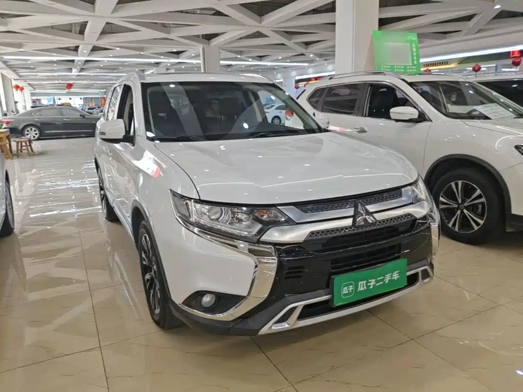 Mitsubishi Outlander — миниатюра 4