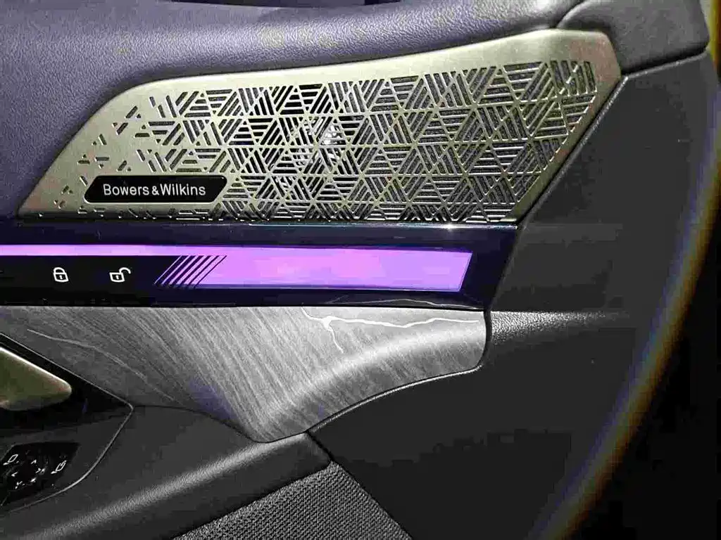 BMW 5 Series — миниатюра 5