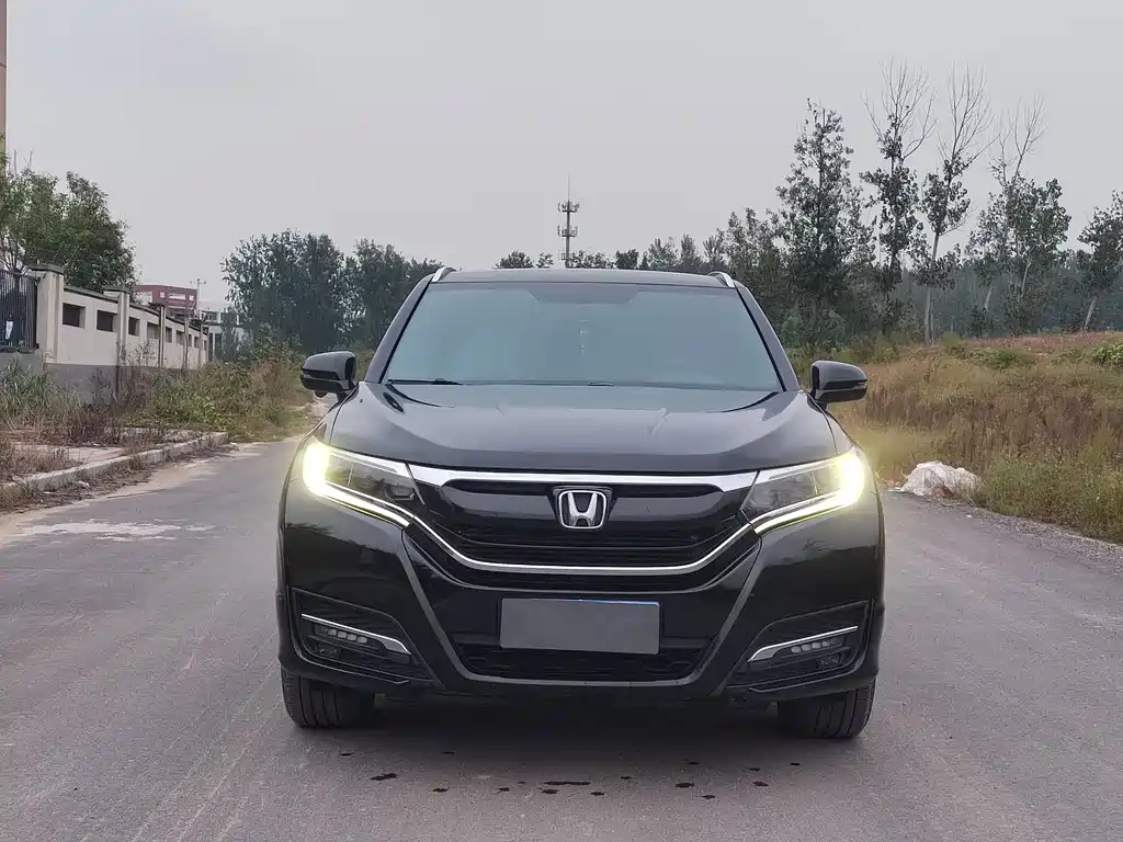 HONDA UR V