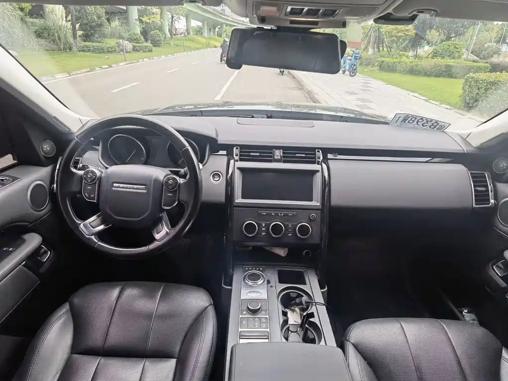 Land Rover Discovery — миниатюра 9