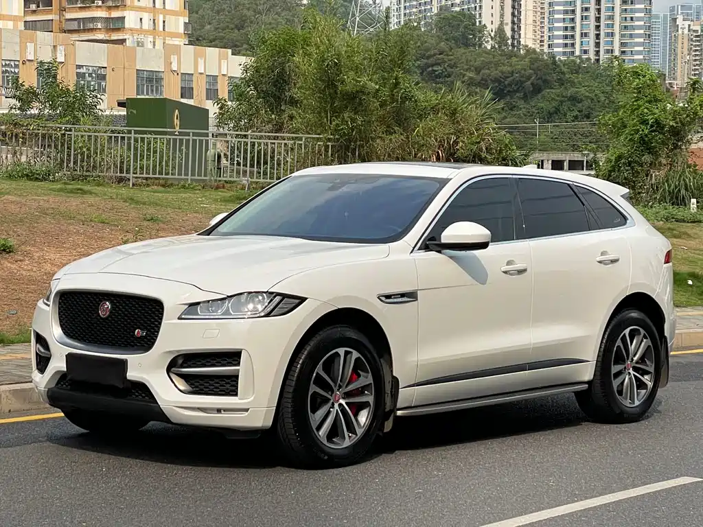 Jaguar F-PACE 2017