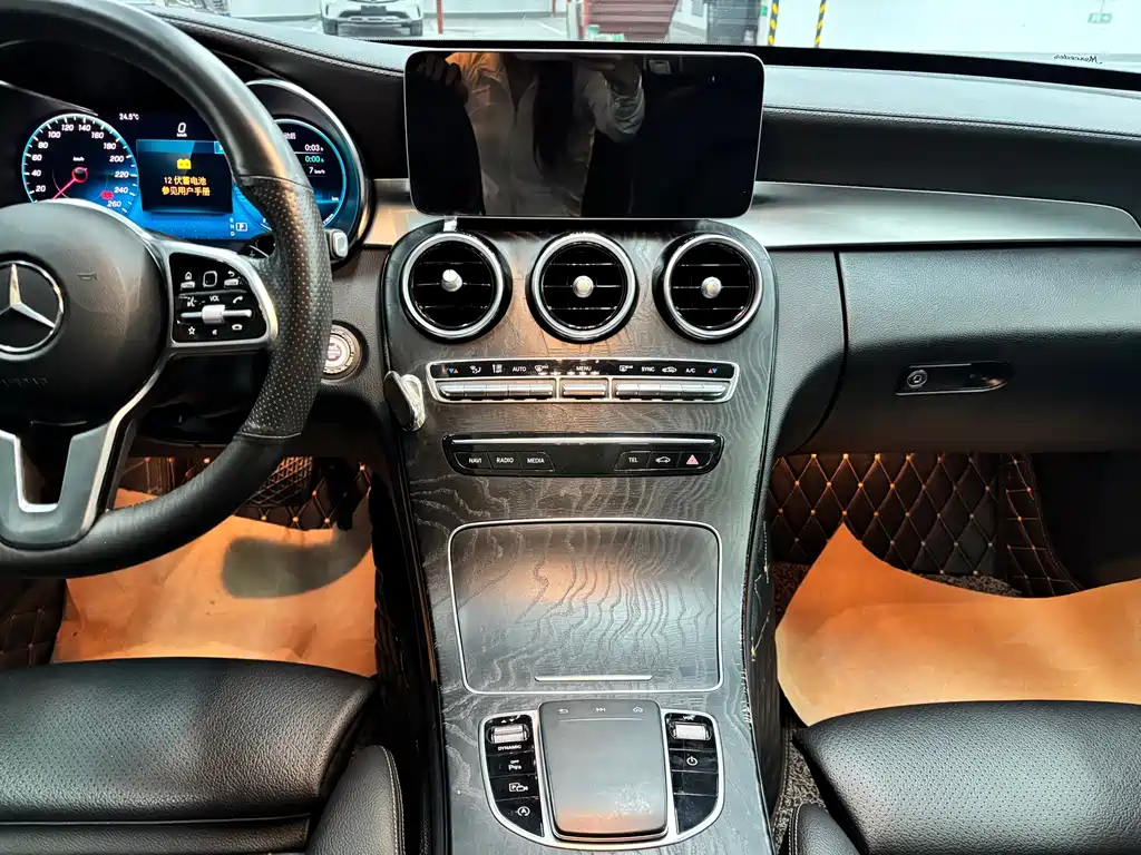 Mercedes-Benz C-Class — миниатюра 12