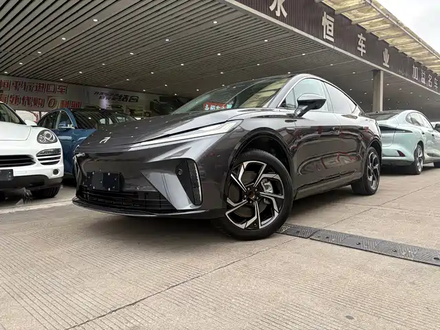 Roewe R7