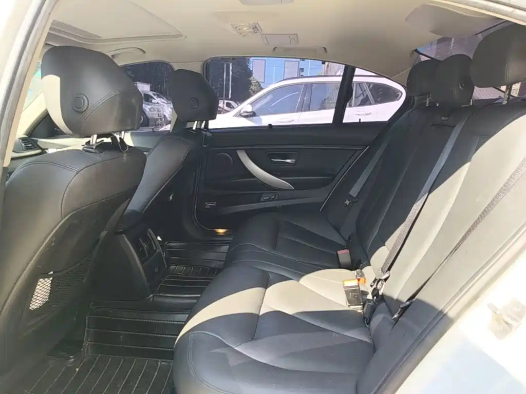 BMW 3 Series — миниатюра 17