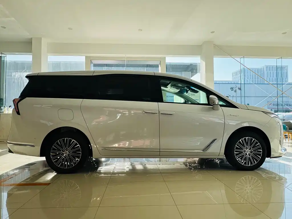 BUICK GL8 NEW ENERGY