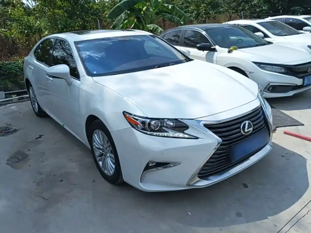 Lexus ES — миниатюра 4