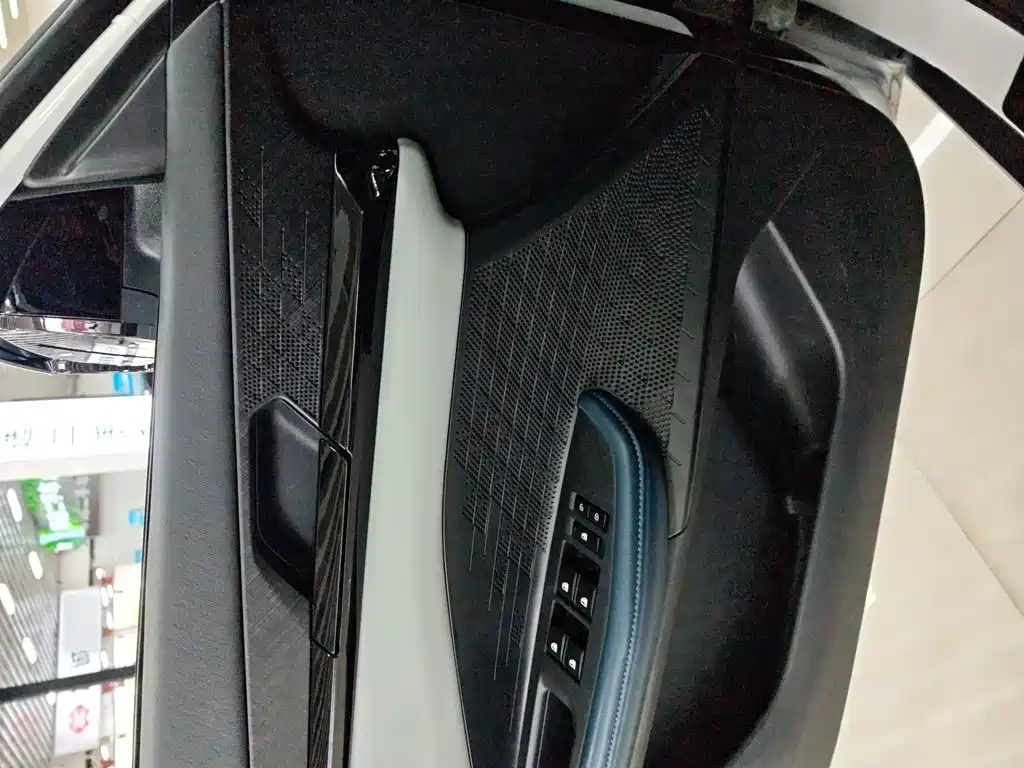 Changan UNI-V iDD — миниатюра 3