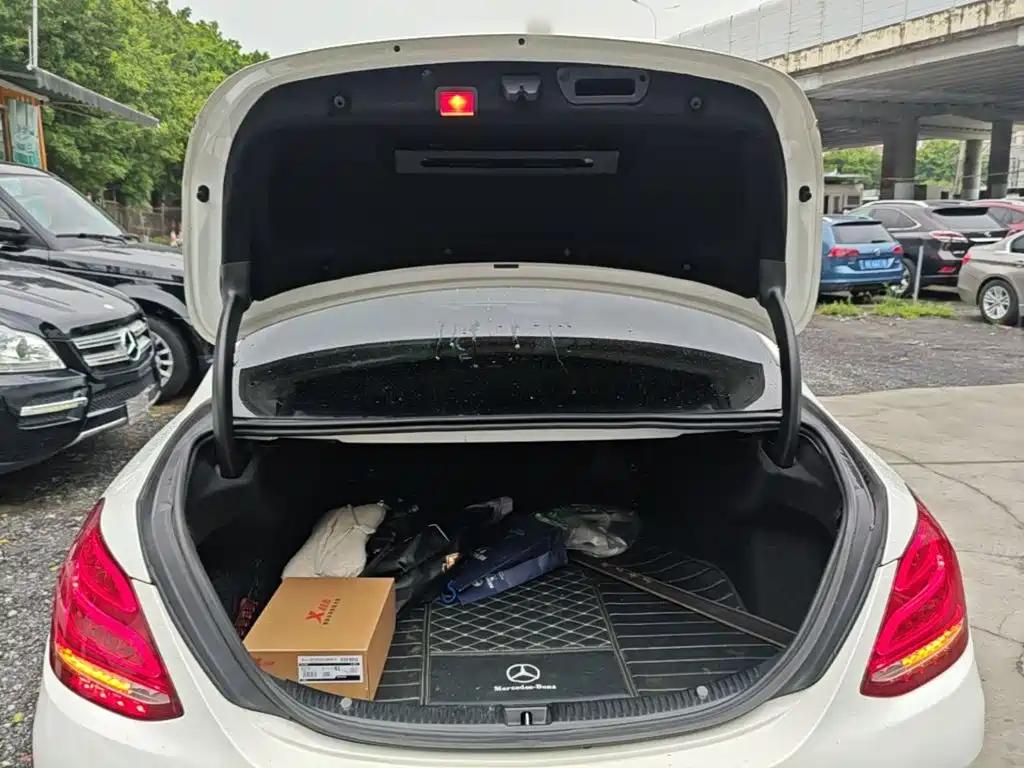 Mercedes-Benz C-Class — миниатюра 19