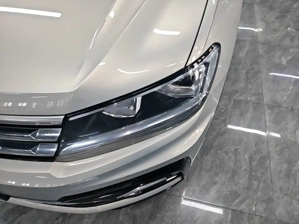 Volkswagen Tiguan L — миниатюра 24