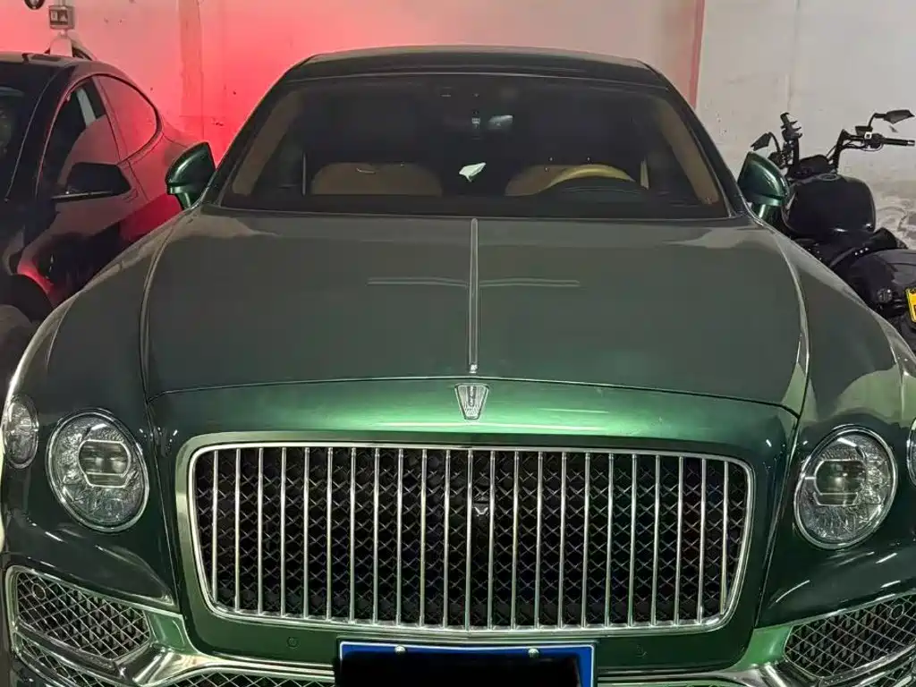 Bentley Flying Spur — миниатюра 10
