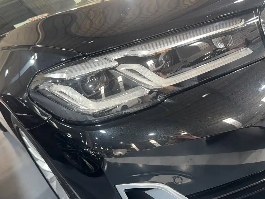 BMW 5 Series New Energy — миниатюра 3
