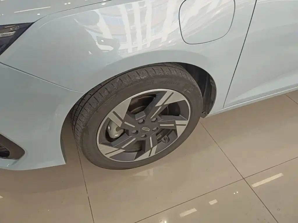 Geely L HiP — миниатюра 23