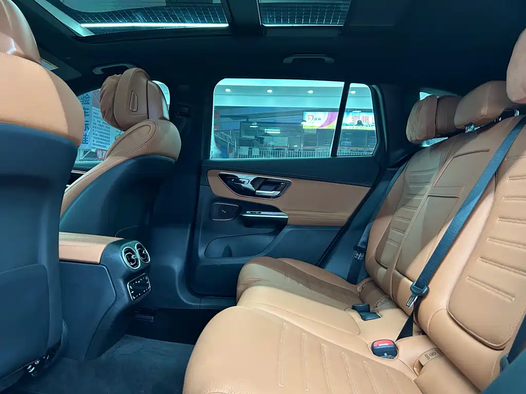 Mercedes-Benz GLC 2025 GLC 260 L 4MATIC