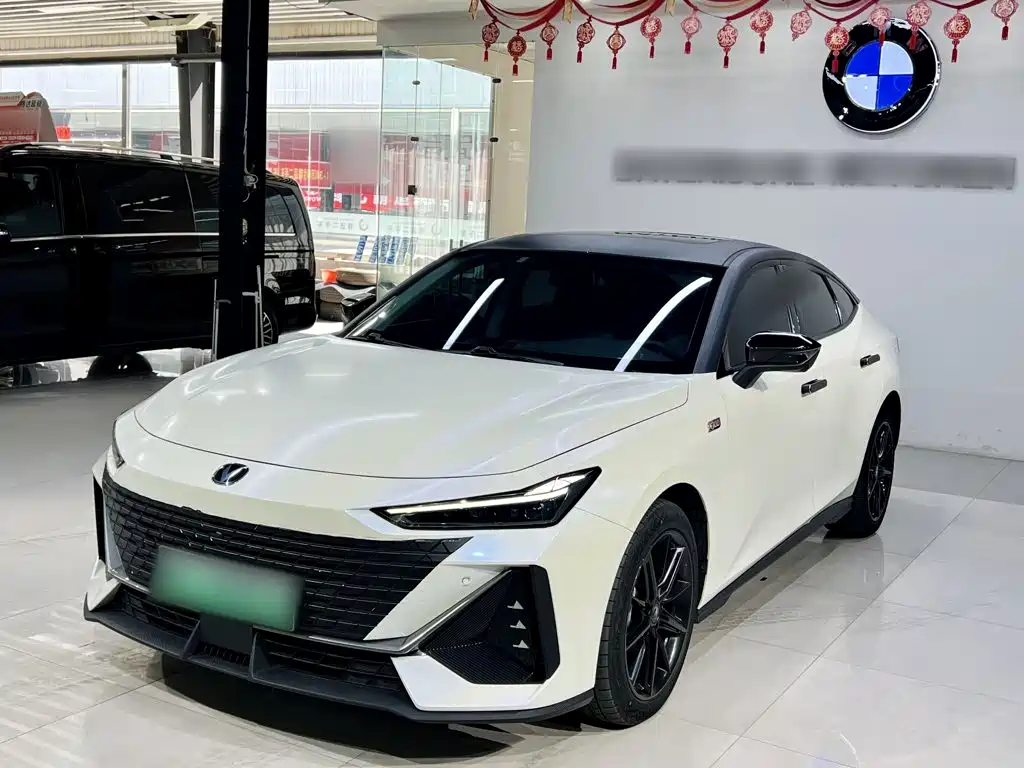 Changan UNI-V iDD — миниатюра 2