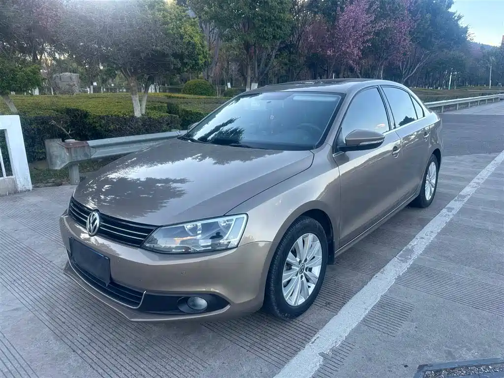 Volkswagen Sagitar 2015