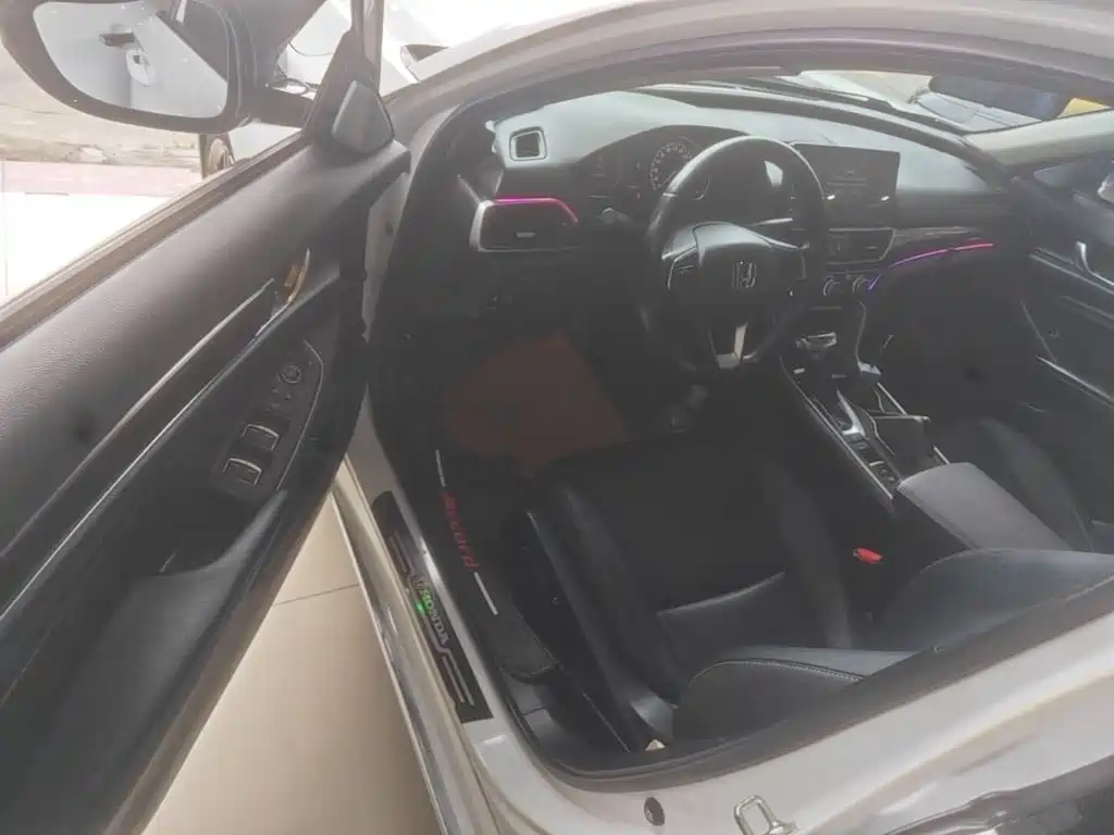 Honda Accord — миниатюра 16