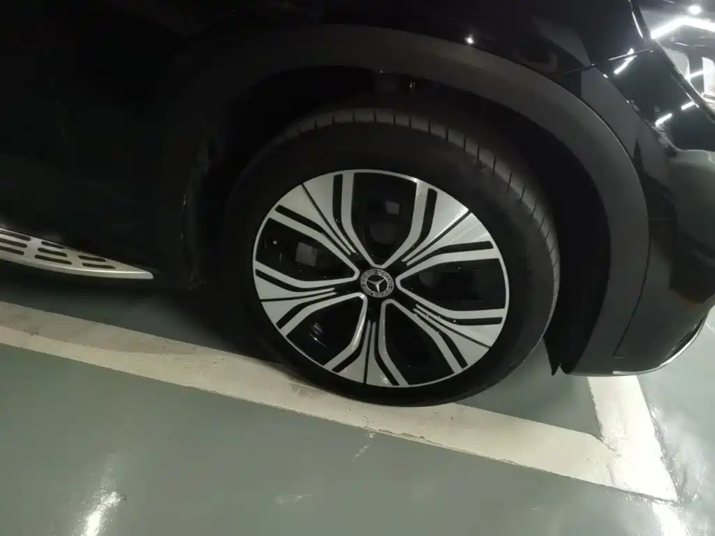 Mercedes-Benz EQE SUV — миниатюра 12