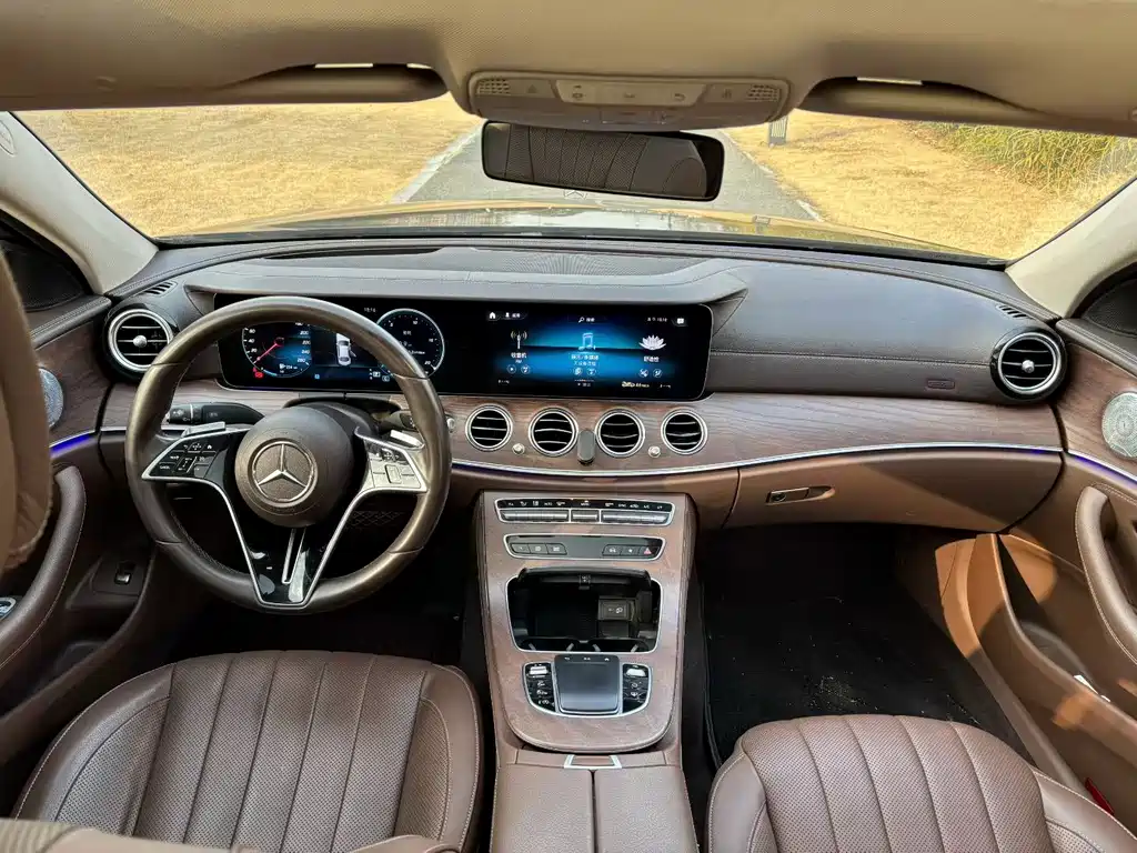 MERCEDES-BENZ E CLASS