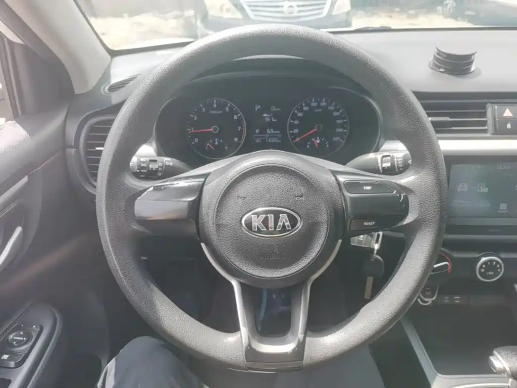 Kia K2 — миниатюра 11