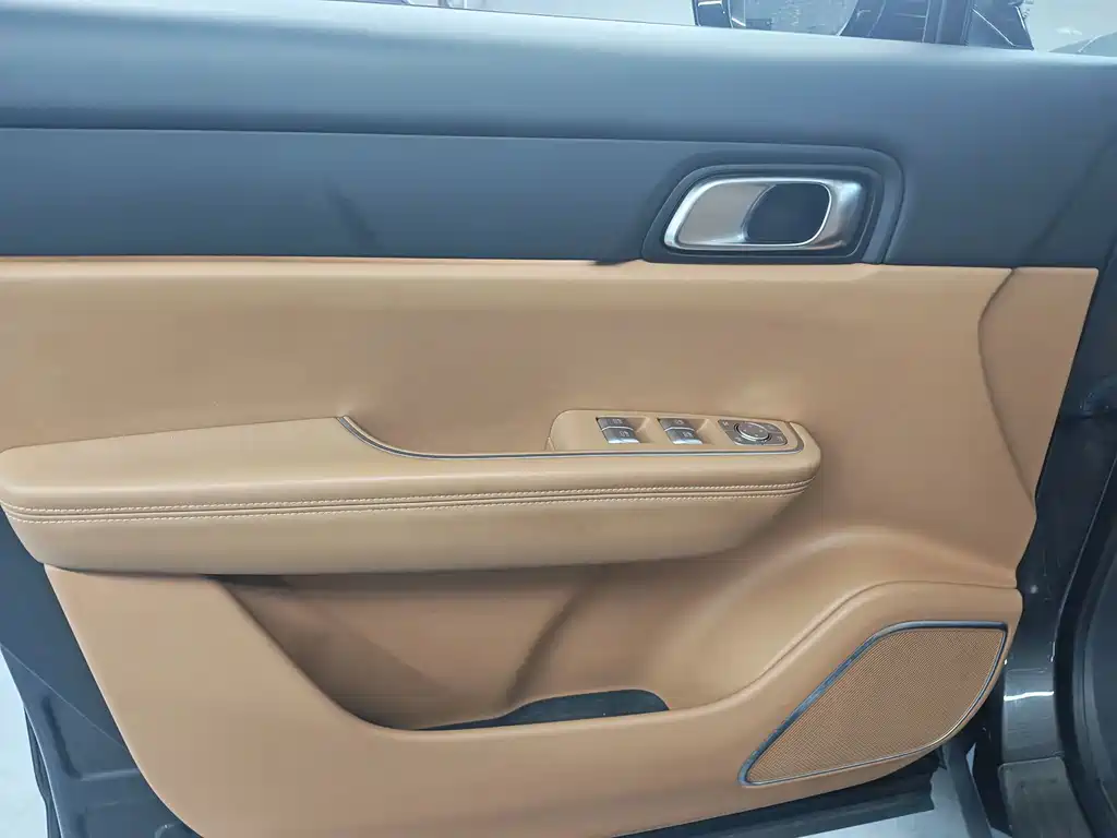 Li Auto Li ONE — миниатюра 10