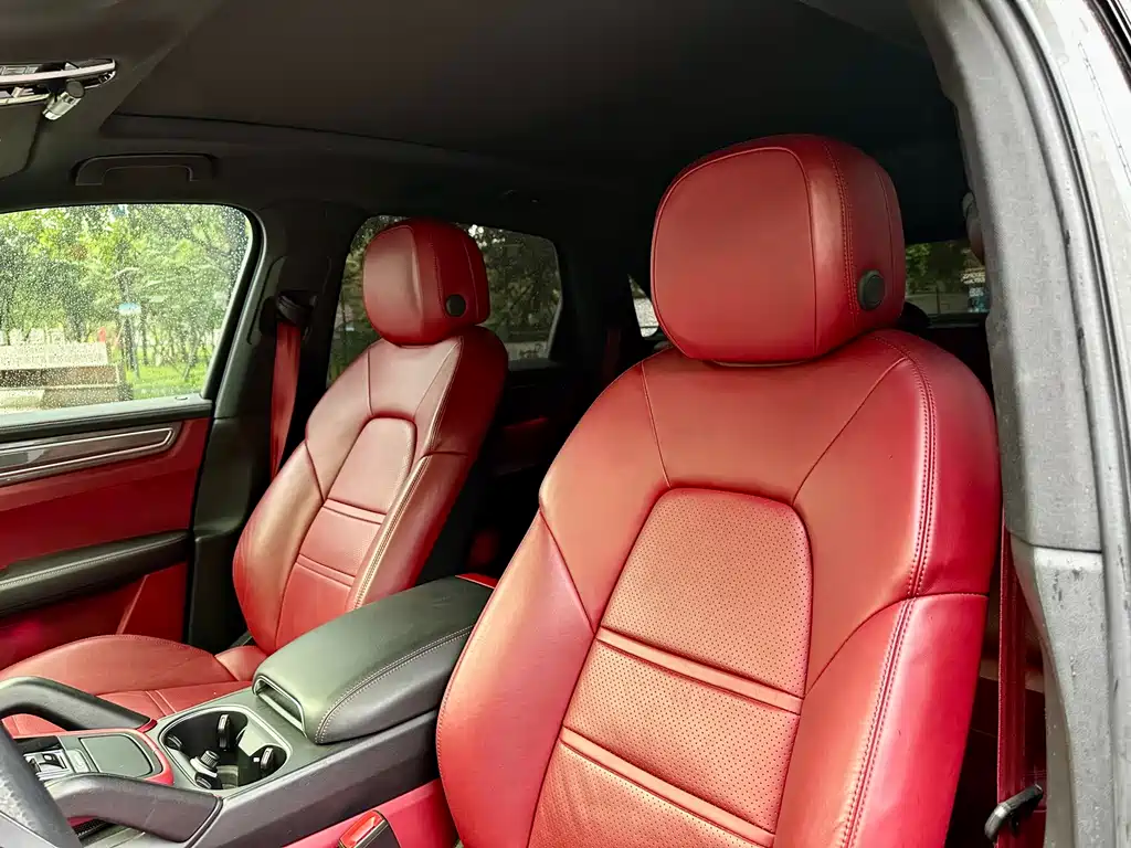 Porsche Cayenne — миниатюра 11