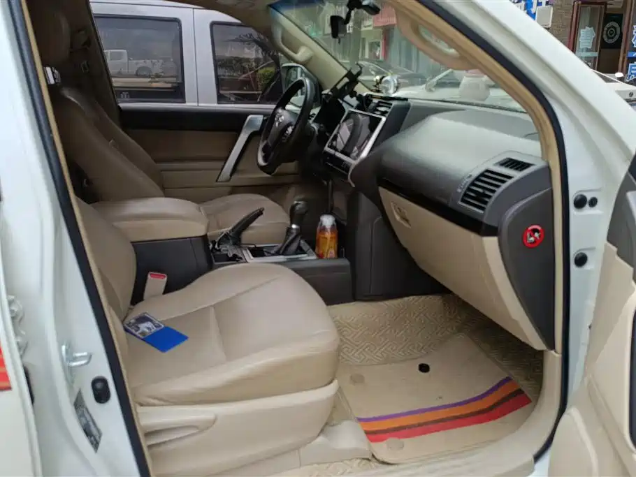 Toyota Land Cruiser Prado 2018 2.7L AT