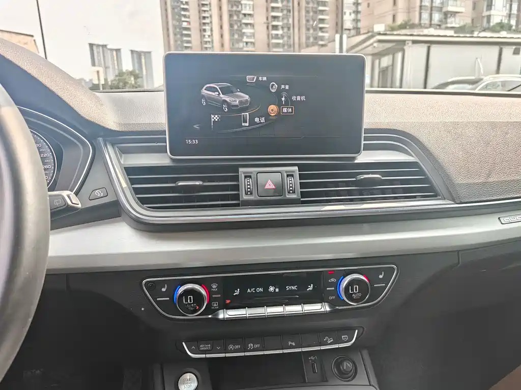 Audi Q5L — миниатюра 9