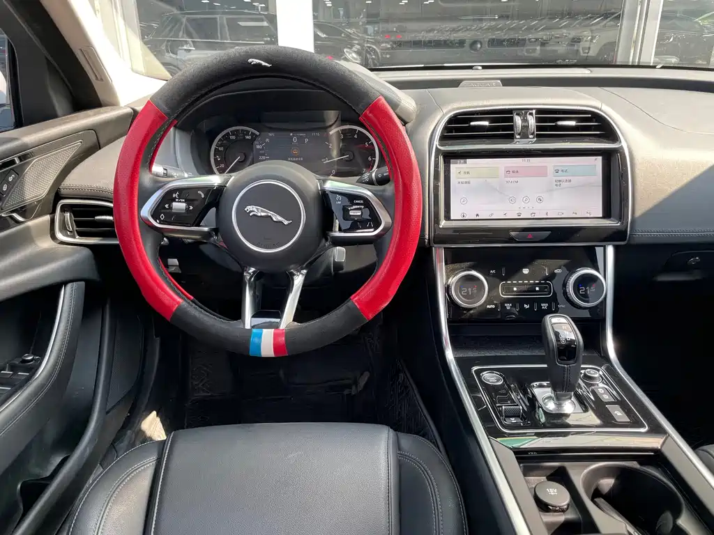 Jaguar XEL — миниатюра 10