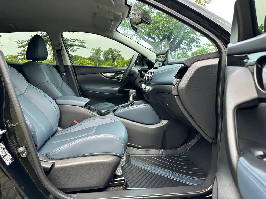 Nissan Qashqai — миниатюра 10