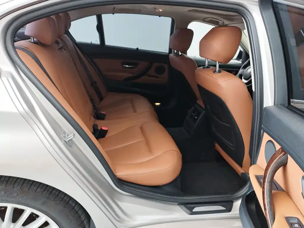 BMW 3 Series — миниатюра 13