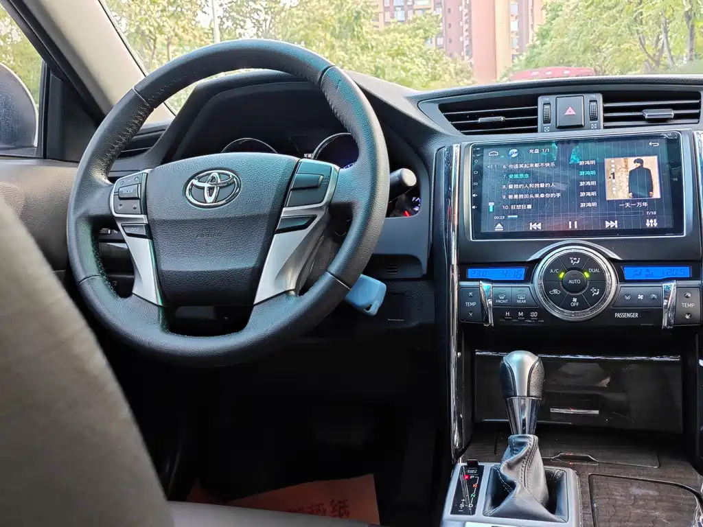 Toyota Reiz — миниатюра 6