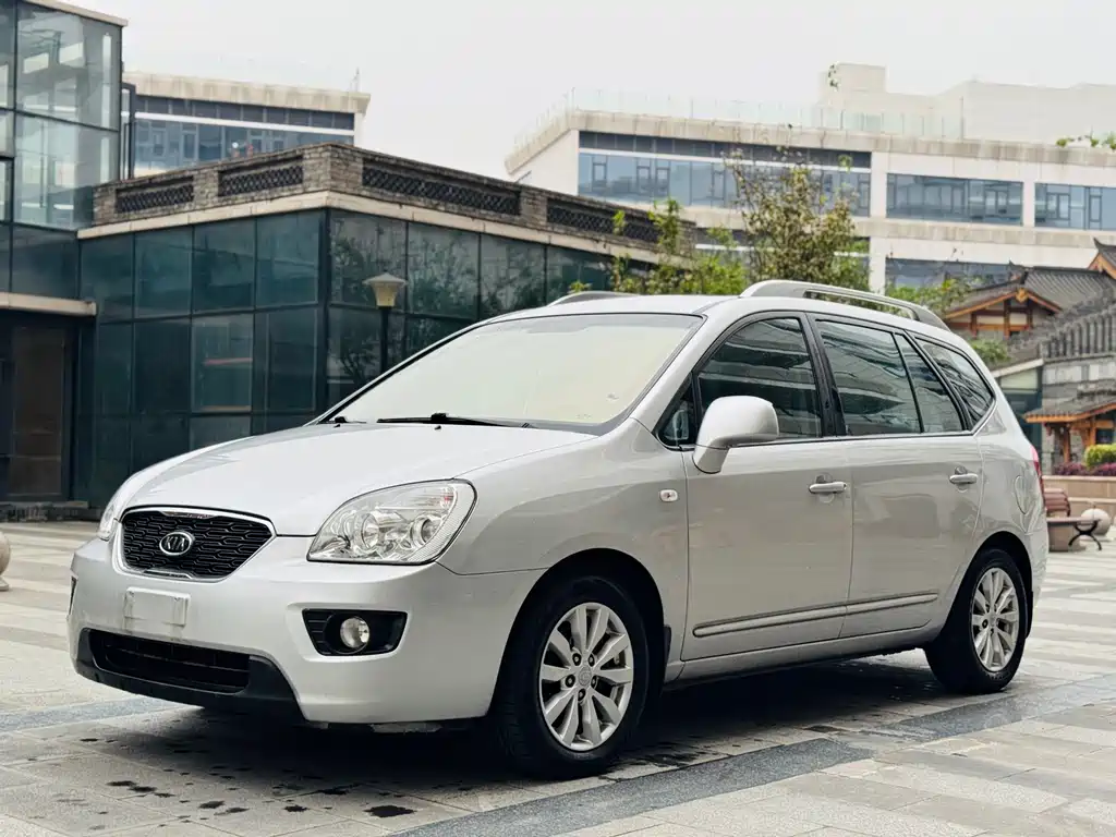 Kia Carens 2011